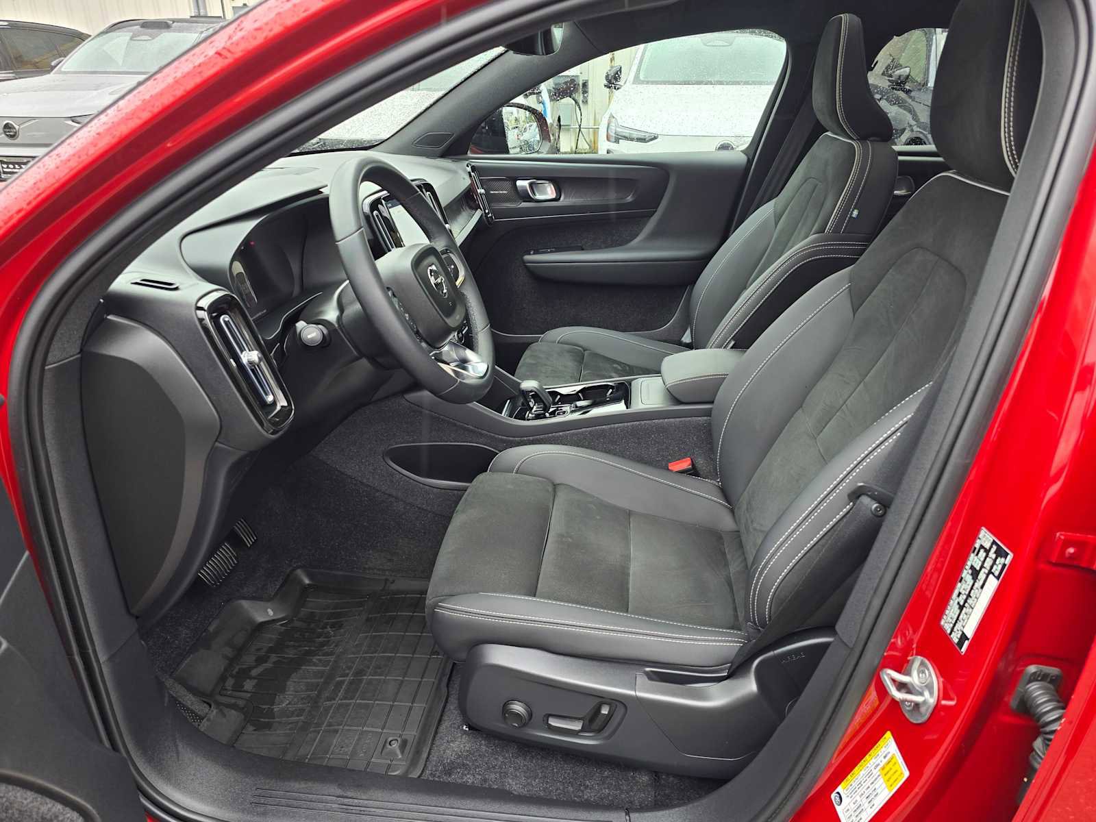 Certified 2023 Volvo C40 P8 Recharge Ultimate w/ Protection Package Premier AWD/4WD image 21