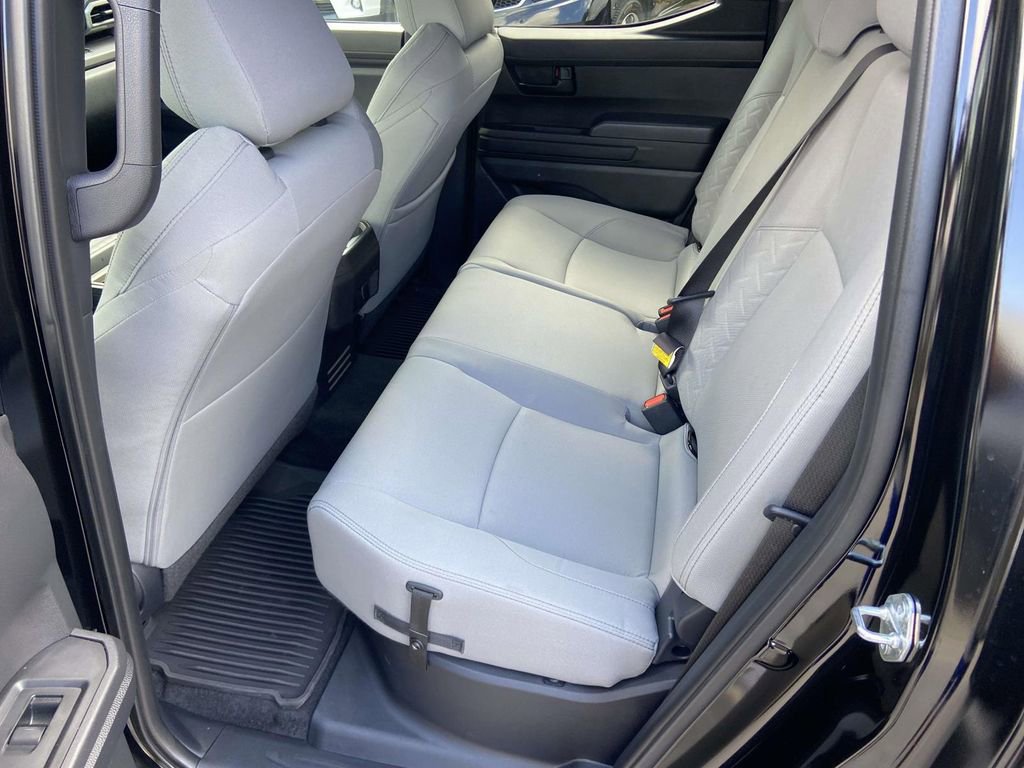 Used 2025 Toyota Tacoma SR5 AWD/4WD image 18