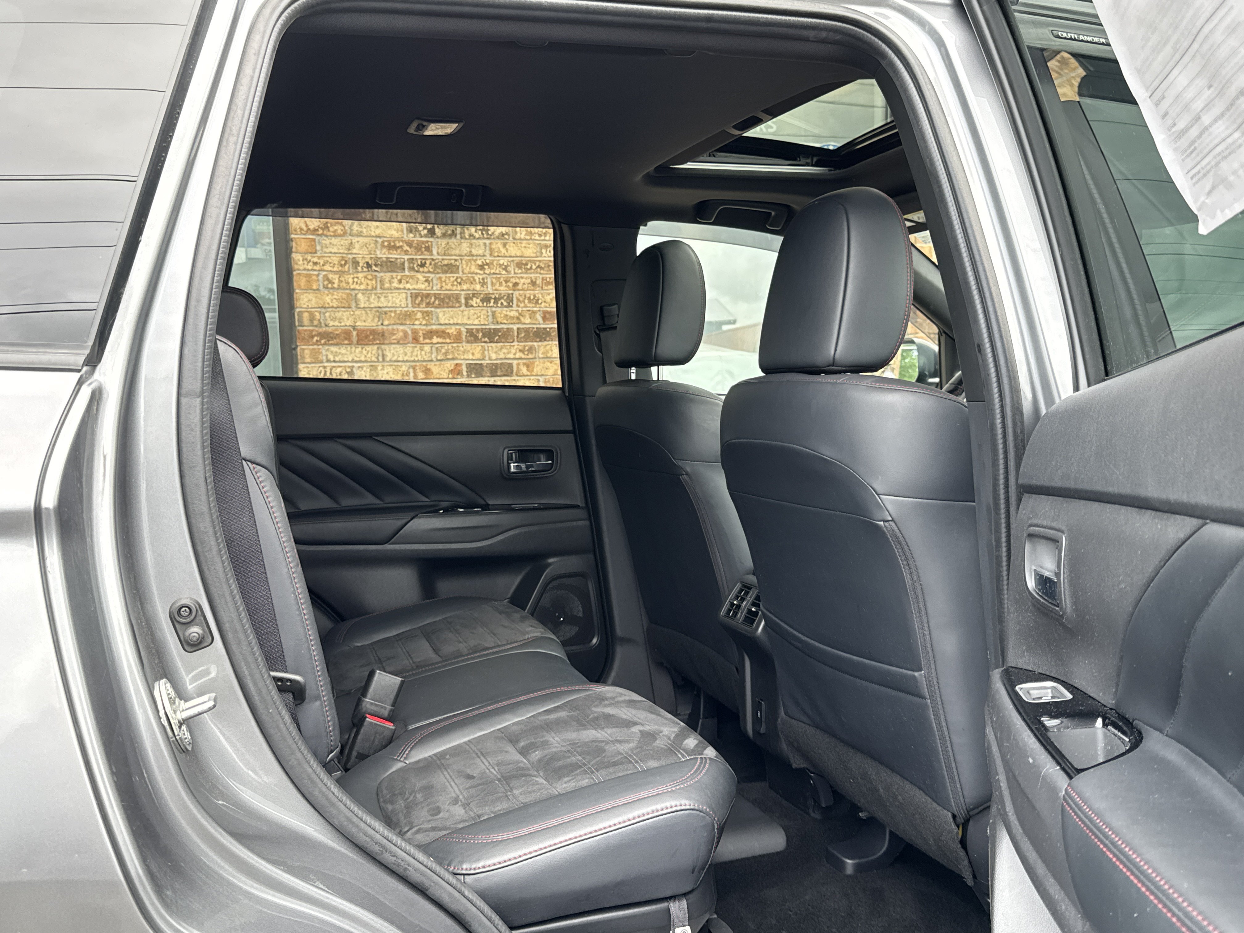 Used 2022 Mitsubishi Outlander LE AWD/4WD image 14
