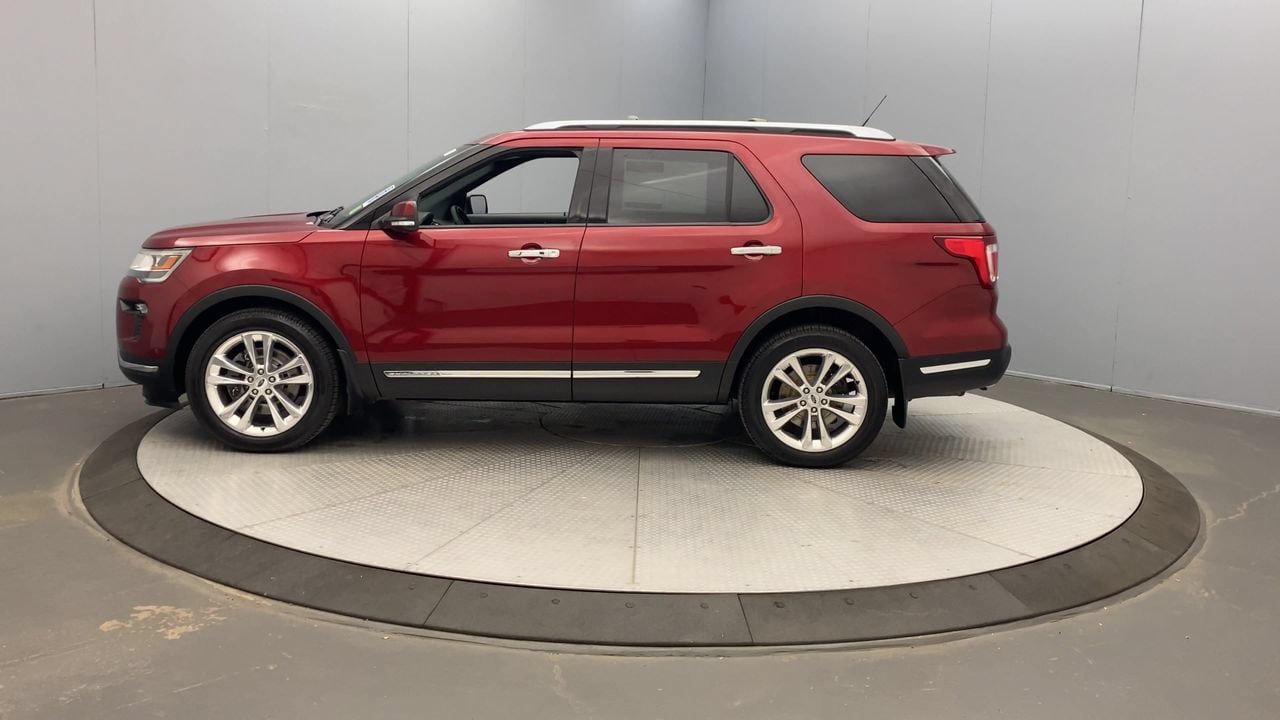 Used 2018 Ford Explorer Limited w/ Equipment Group 301A AWD/4WD image 2