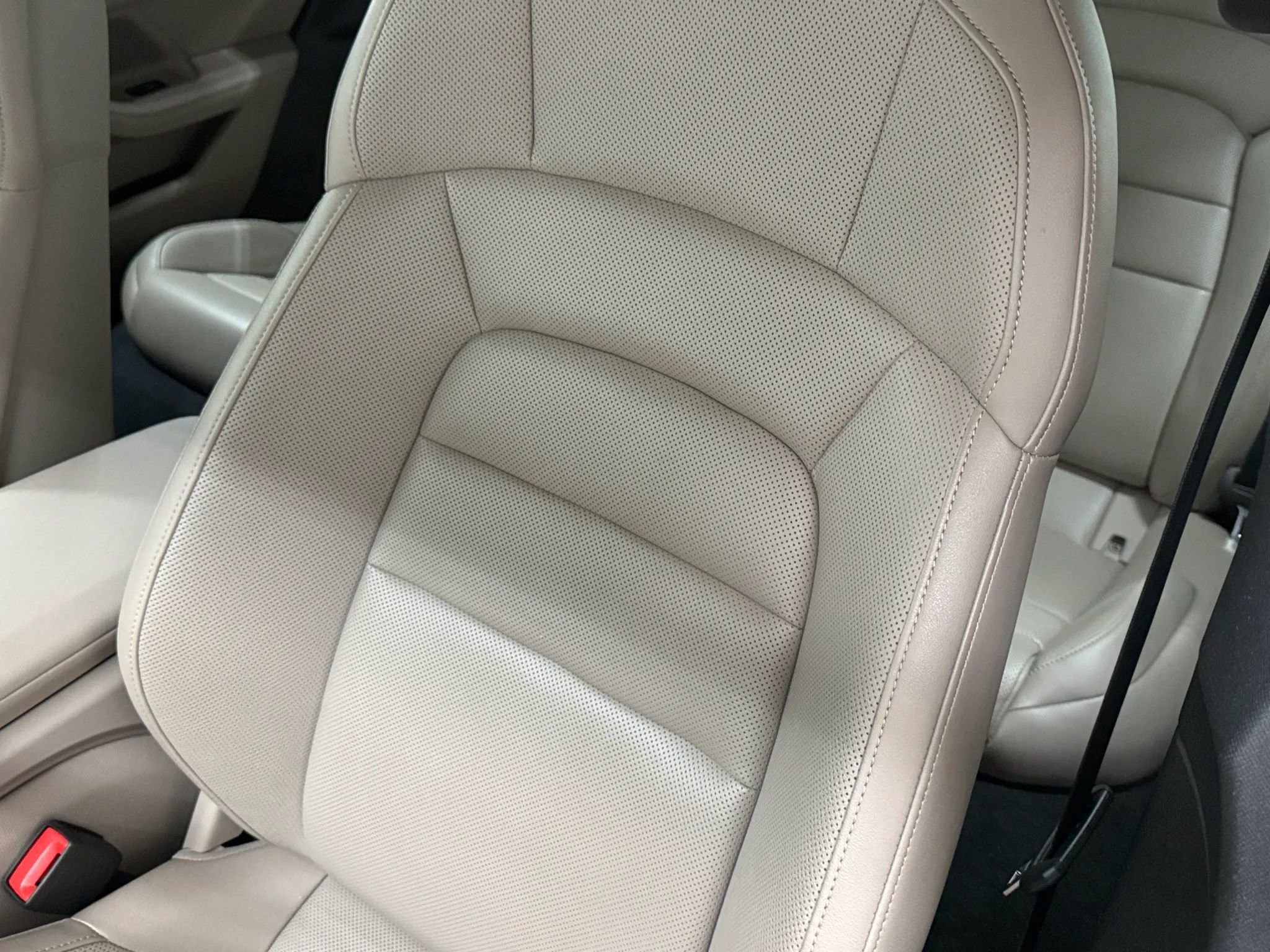 Used 2021 Porsche Taycan image 32