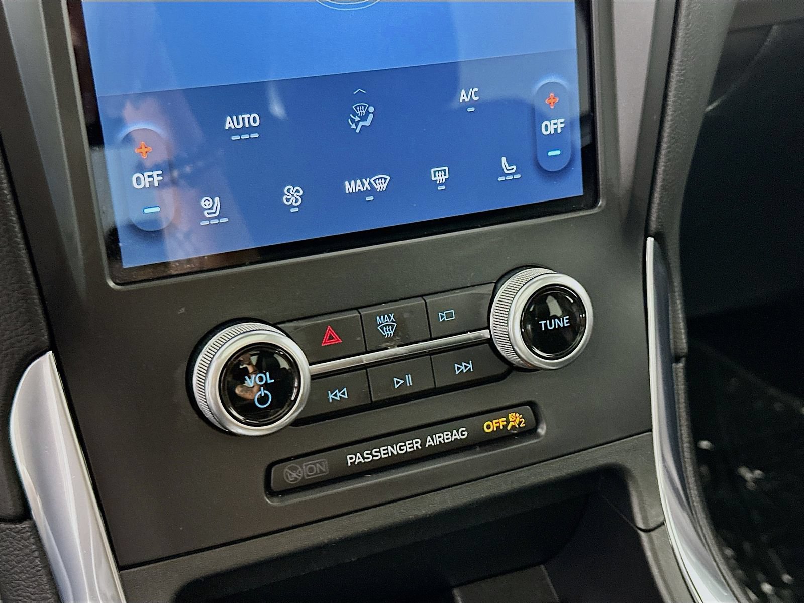 Used 2022 Ford Edge ST AWD/4WD image 16