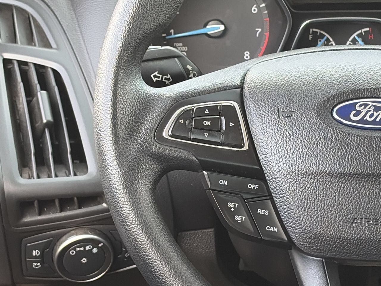 Used 2018 Ford Focus SEL FWD image 22