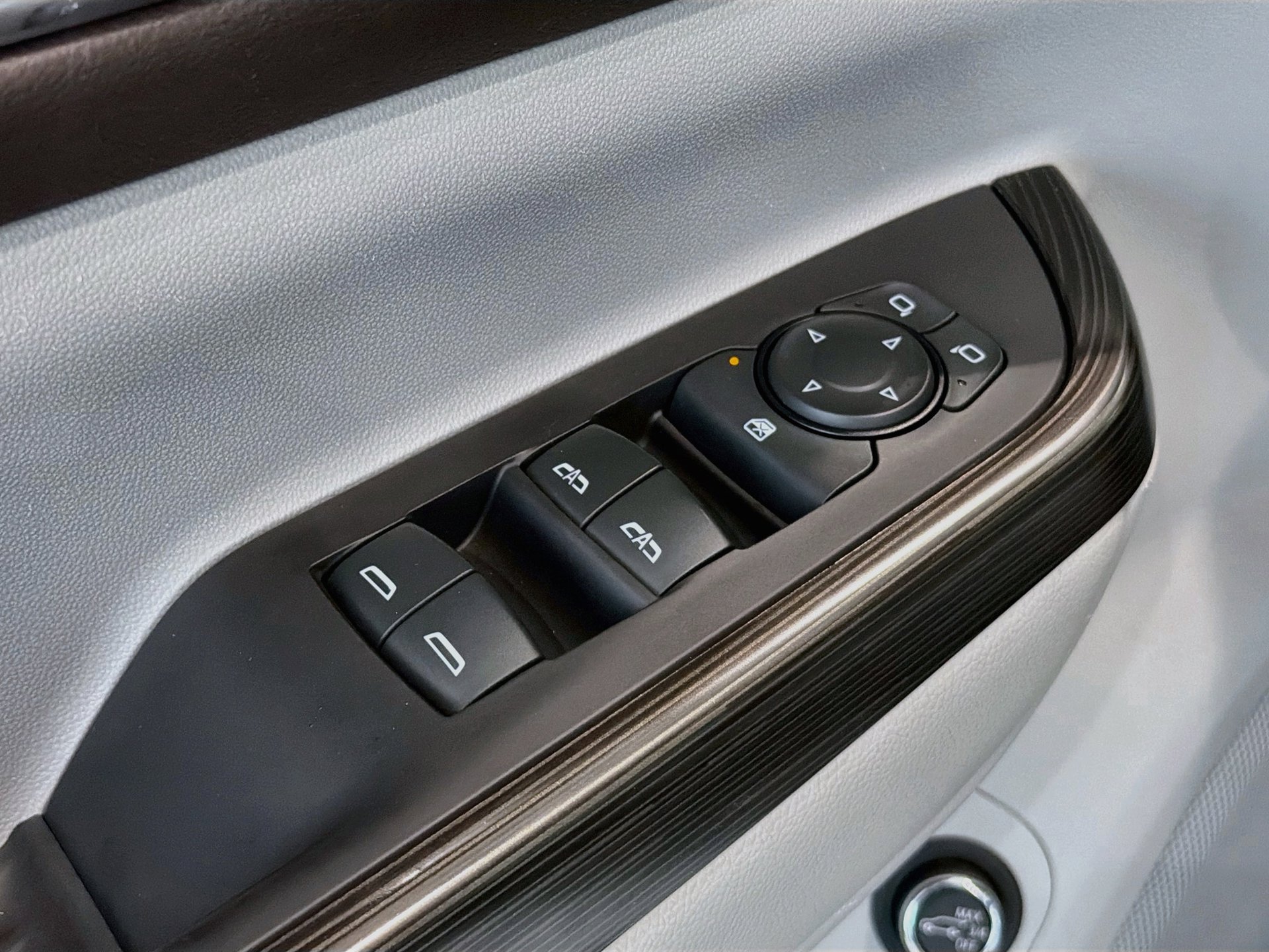 Used 2020 GMC Acadia SLT FWD image 22