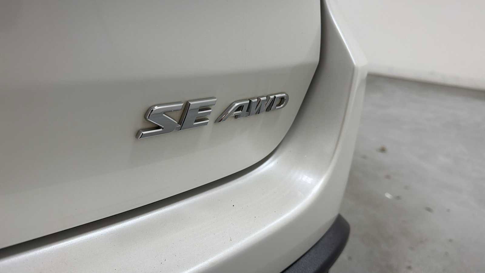 Certified 2017 Toyota Highlander SE AWD/4WD image 30