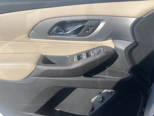 Used 2022 Chevrolet Traverse LT image 31
