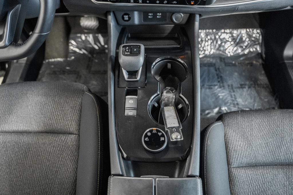 Used 2025 Nissan Rogue SV AWD/4WD image 19