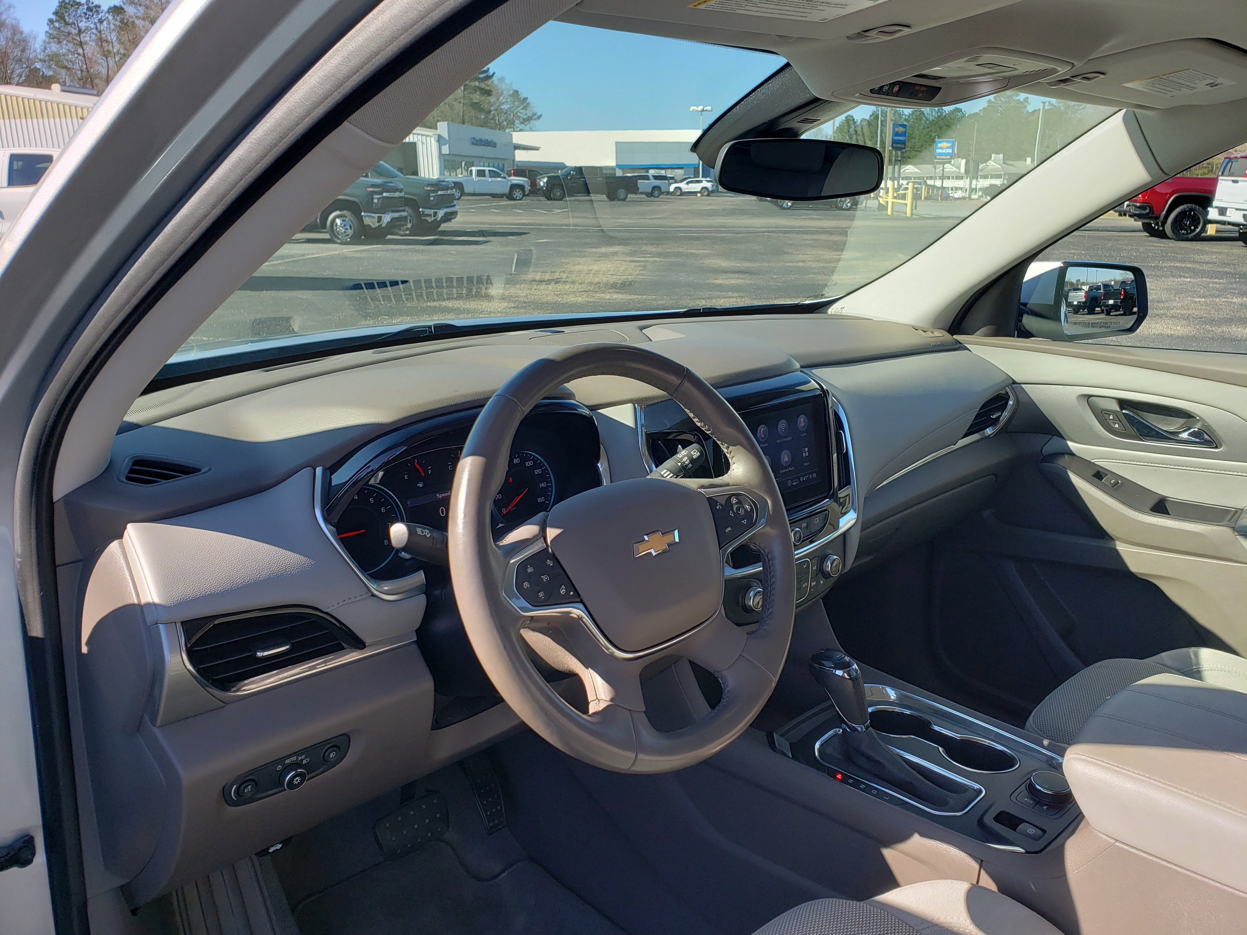 Used 2020 Chevrolet Traverse LT image 29