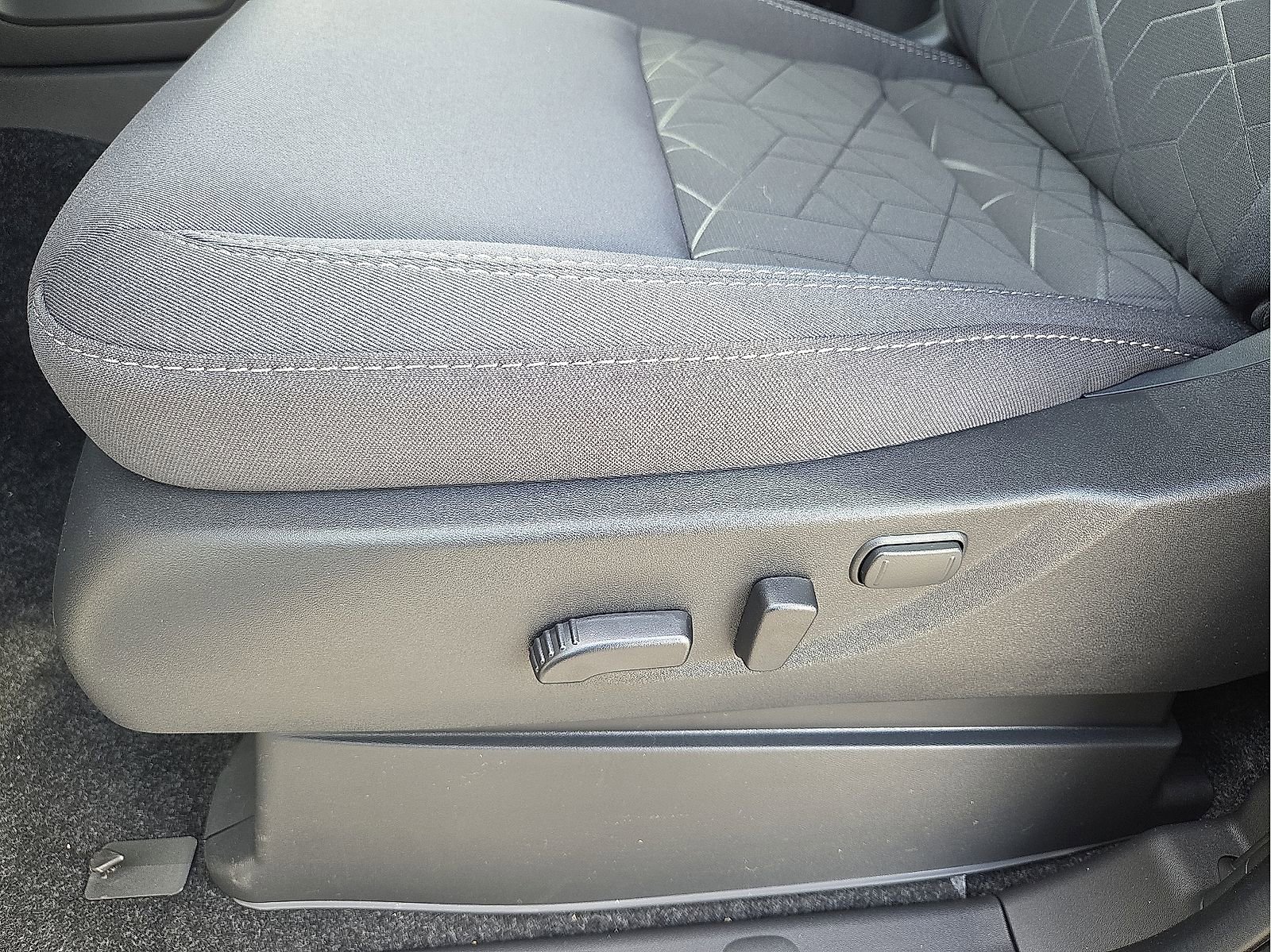 New 2026 Nissan Frontier SV w/ Tow Package AWD/4WD image 14