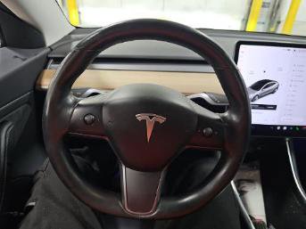 Used 2018 Tesla Model 3 Long Range RWD image 19