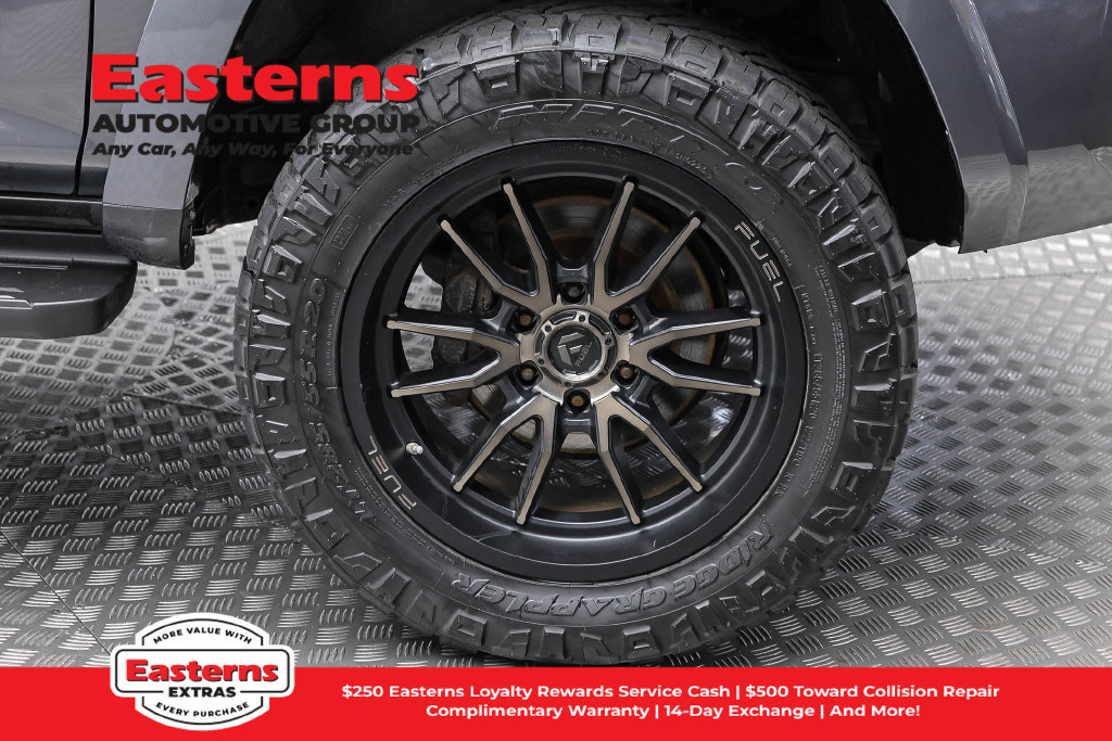 Used 2017 Toyota 4Runner SR5 AWD/4WD image 31