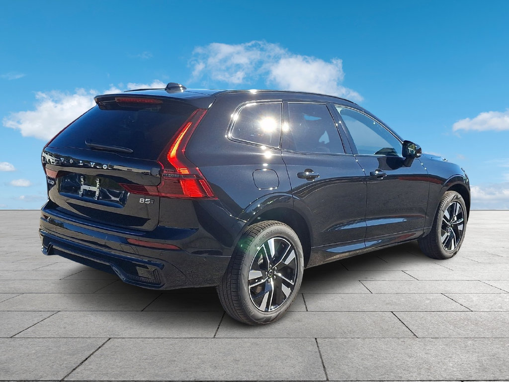 New 2027 Volvo XC60 B5 Plus AWD/4WD image 6