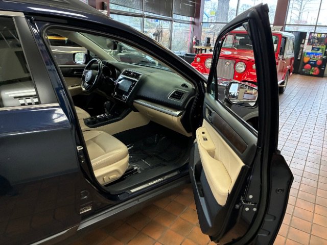Used 2018 Subaru Outback 2.5i Limited AWD/4WD image 35