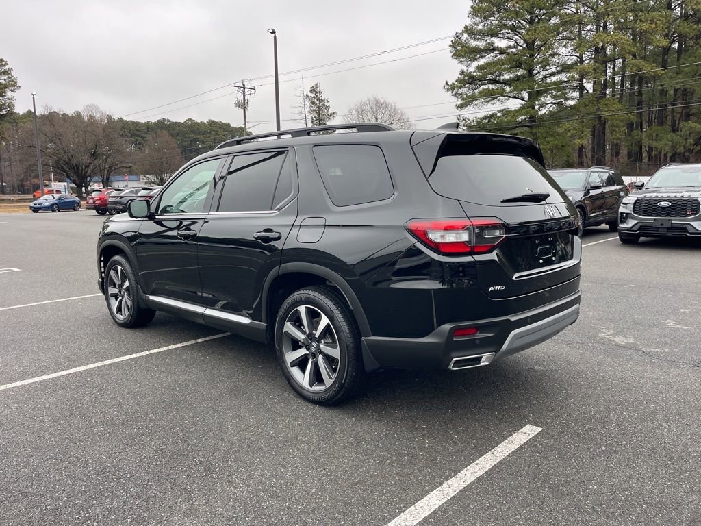 Used 2025 Honda Pilot Elite image 7