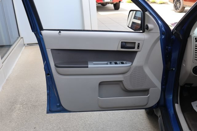 Used 2009 Ford Escape XLT FWD image 12