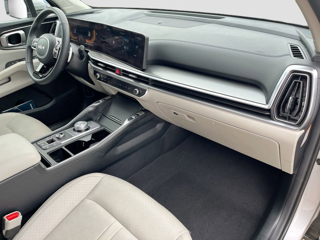 Certified 2025 Kia Sorento EX image 34