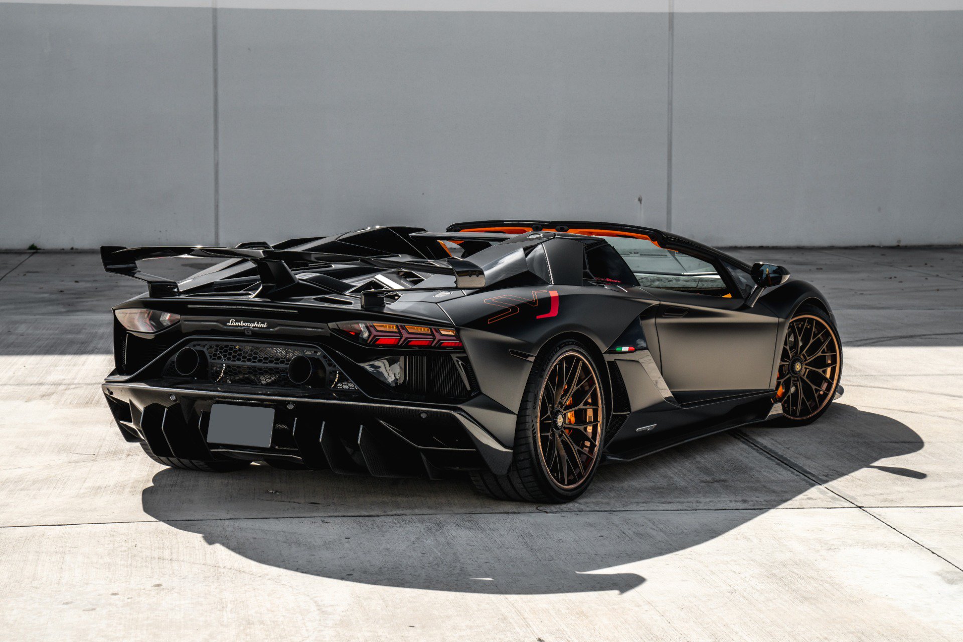 Used 2020 Lamborghini Aventador SVJ AWD/4WD image 9