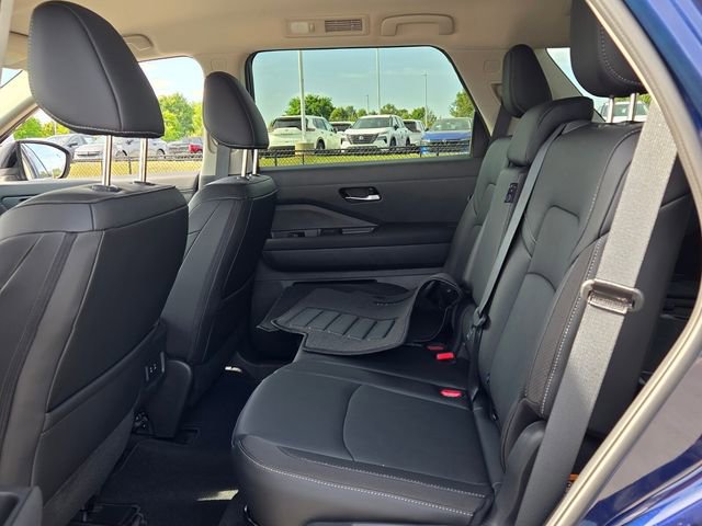 New 2026 Nissan Pathfinder SL image 6