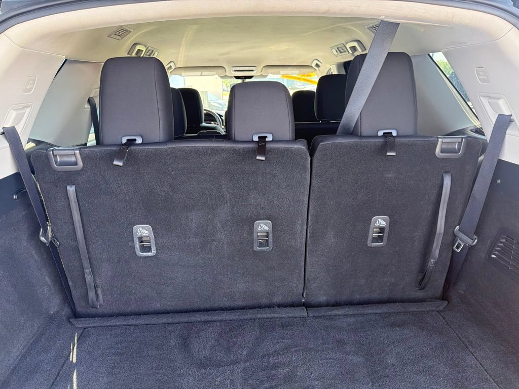 Used 2023 Nissan Pathfinder SV AWD/4WD image 10