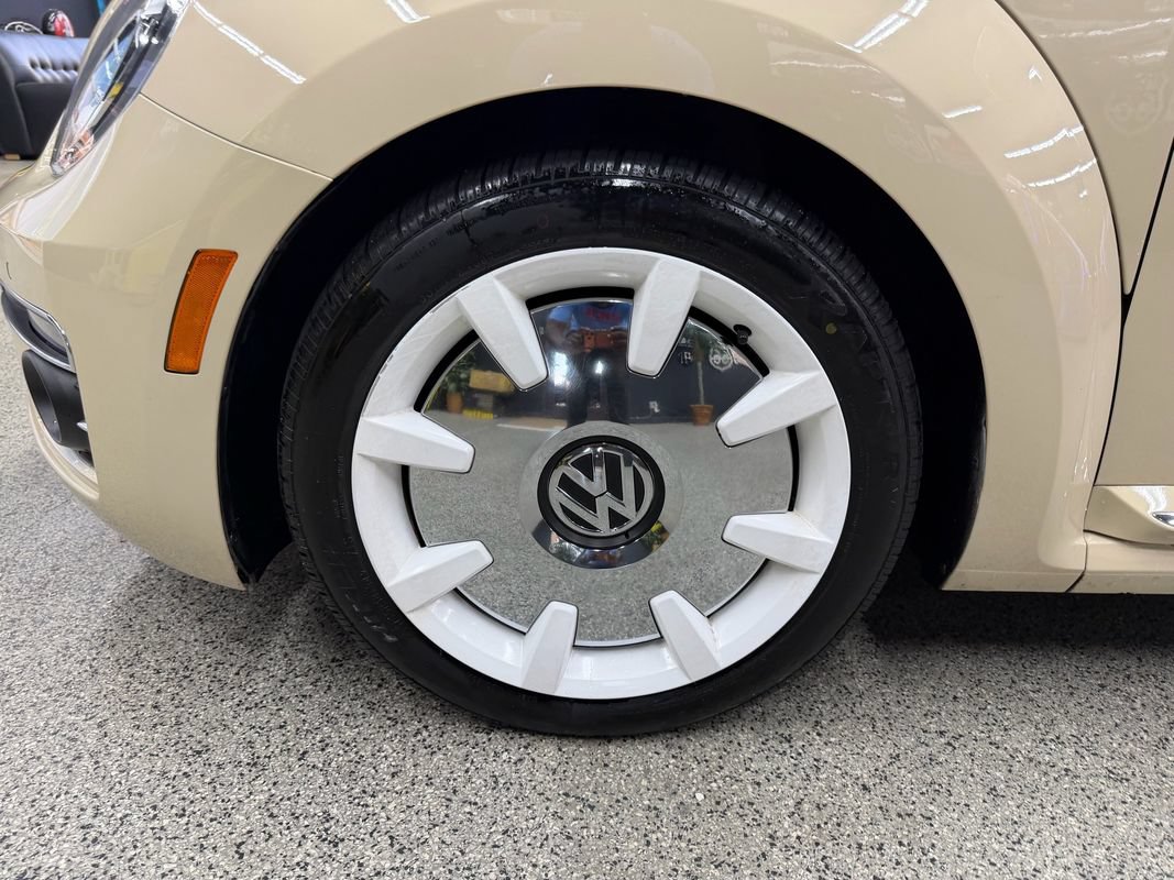 Used 2019 Volkswagen Beetle 2.0T Final Edition SEL FWD image 38