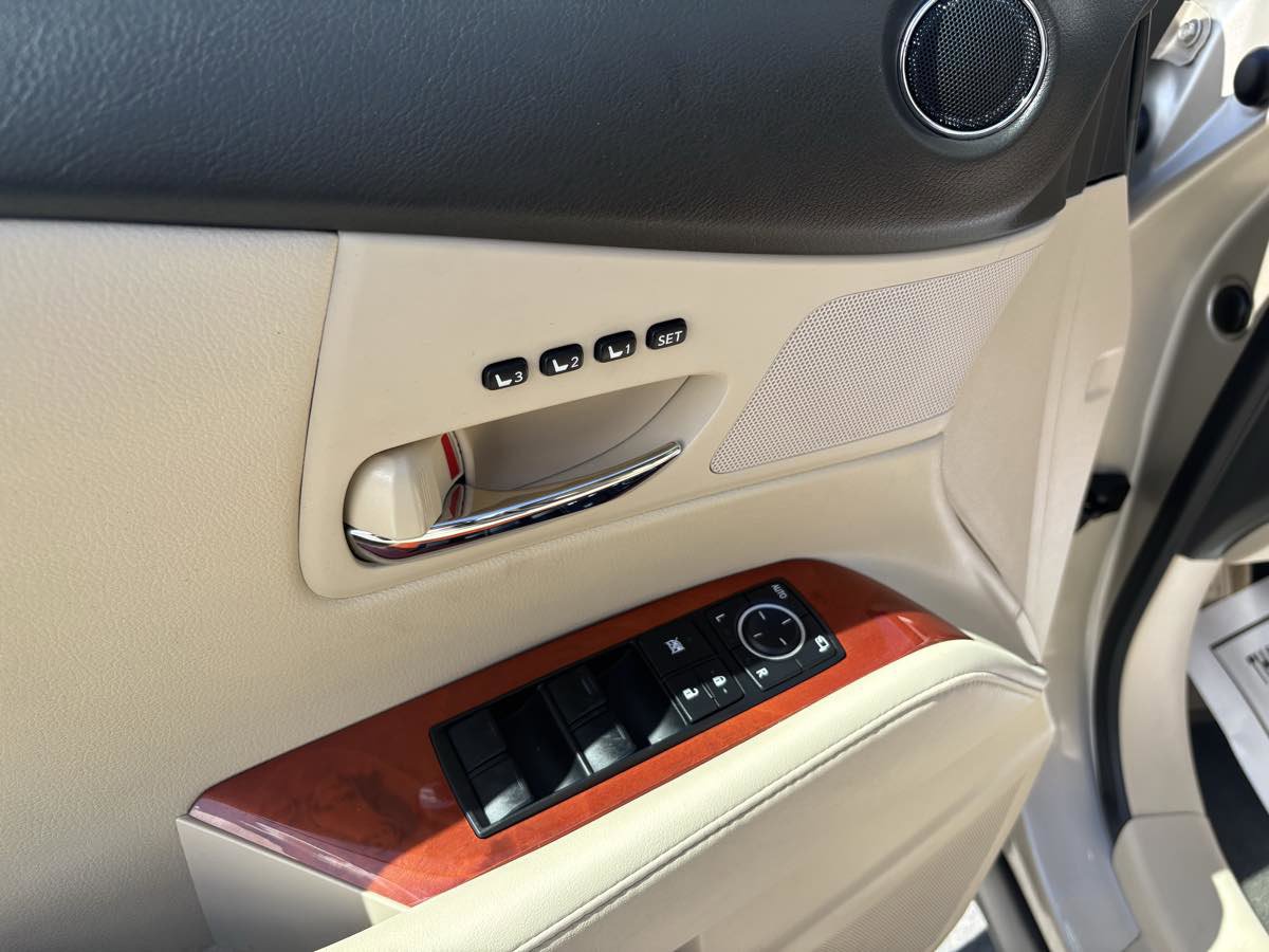 Used 2011 Lexus RX 450h AWD w/ Luxury Pkg image 26