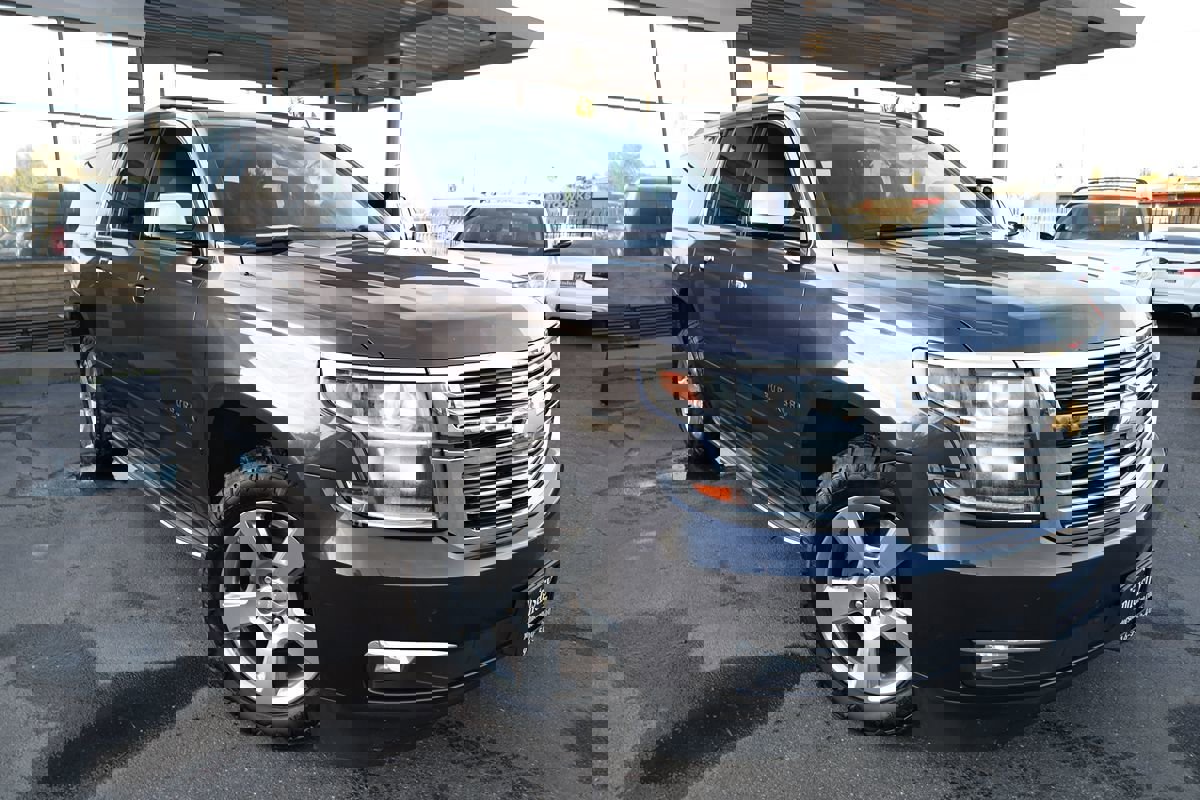 Used 2018 Chevrolet Suburban Premier image 2