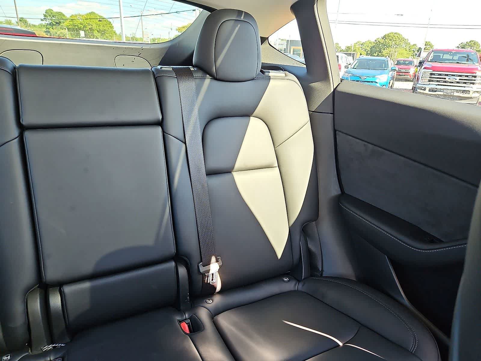 Used 2022 Tesla Model Y Long Range AWD/4WD image 15