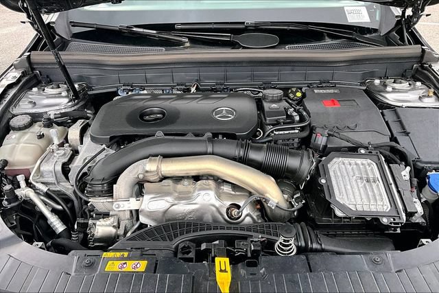 Used 2025 Mercedes-Benz GLB 250 image 9