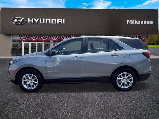 Used 2023 Chevrolet Equinox LS w/ Driver Confidence II Package FWD image 5