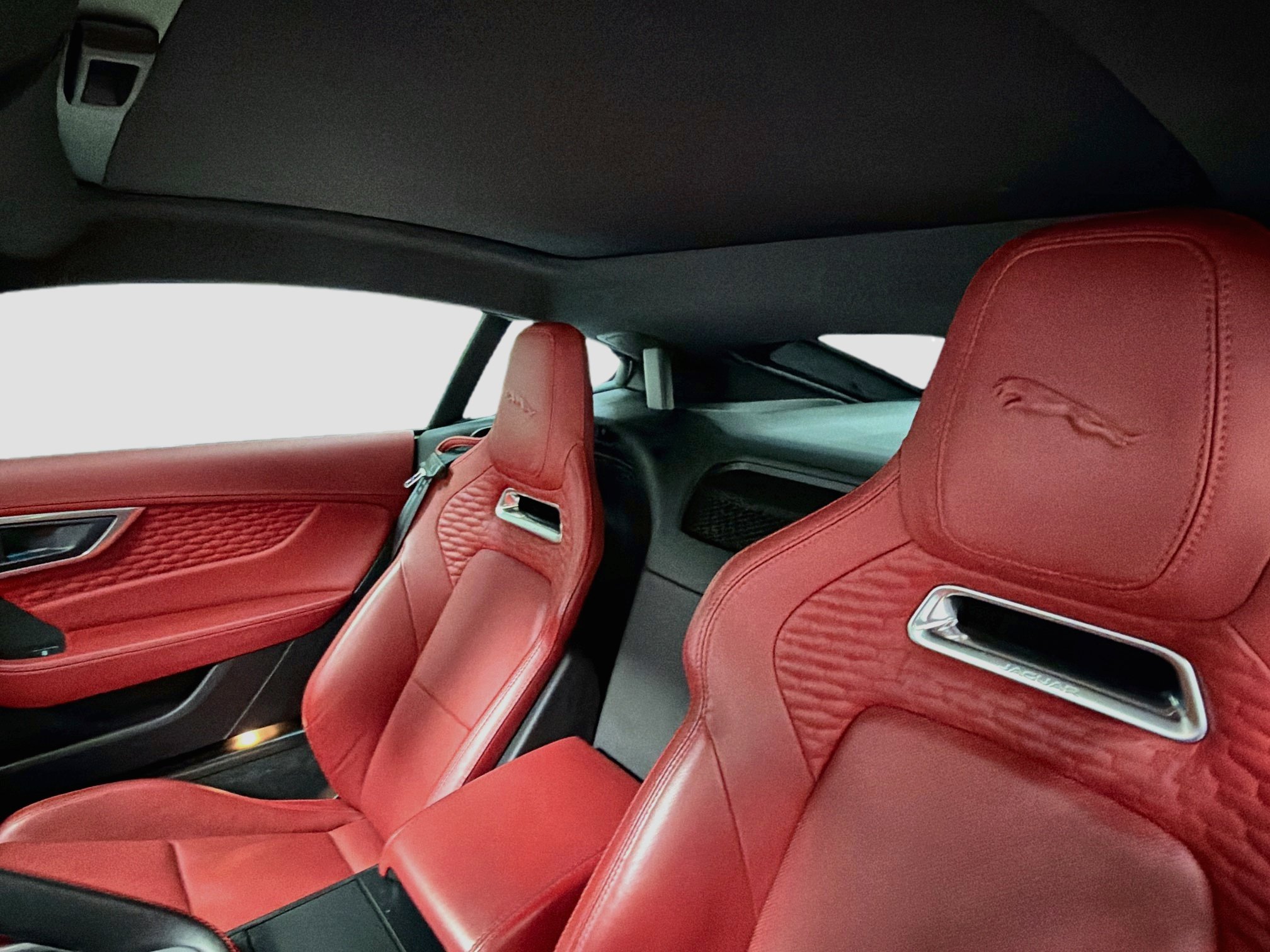 Used 2022 Jaguar F-TYPE R AWD/4WD image 23
