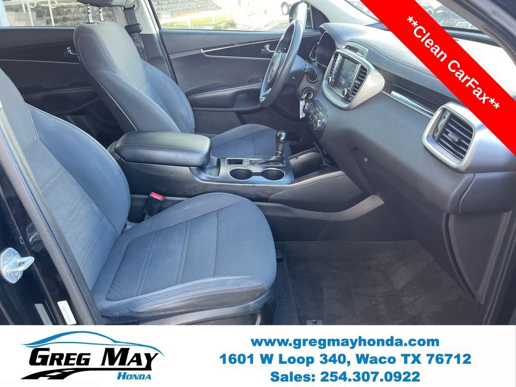 Used 2018 Kia Sorento LX image 12