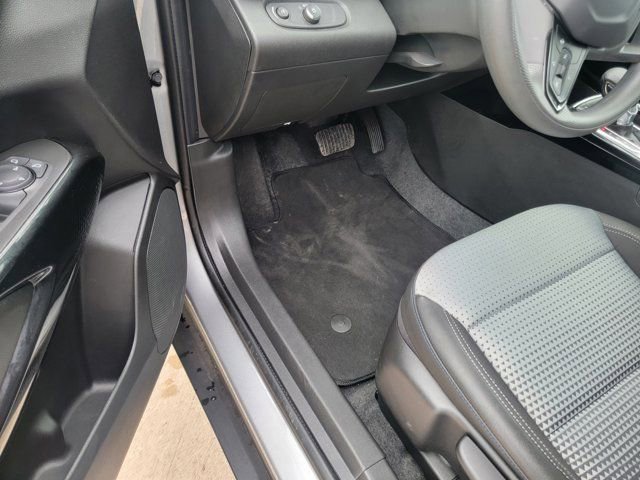 Used 2026 Chevrolet Trax LT FWD image 12