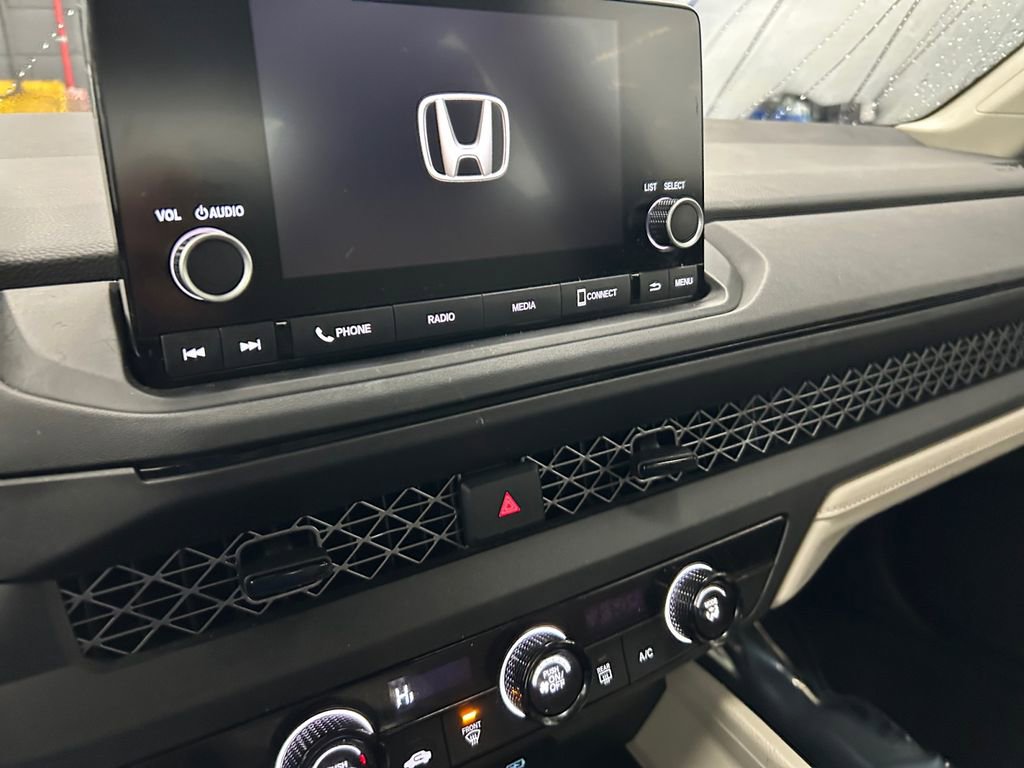 Used 2025 Honda Accord LX image 27