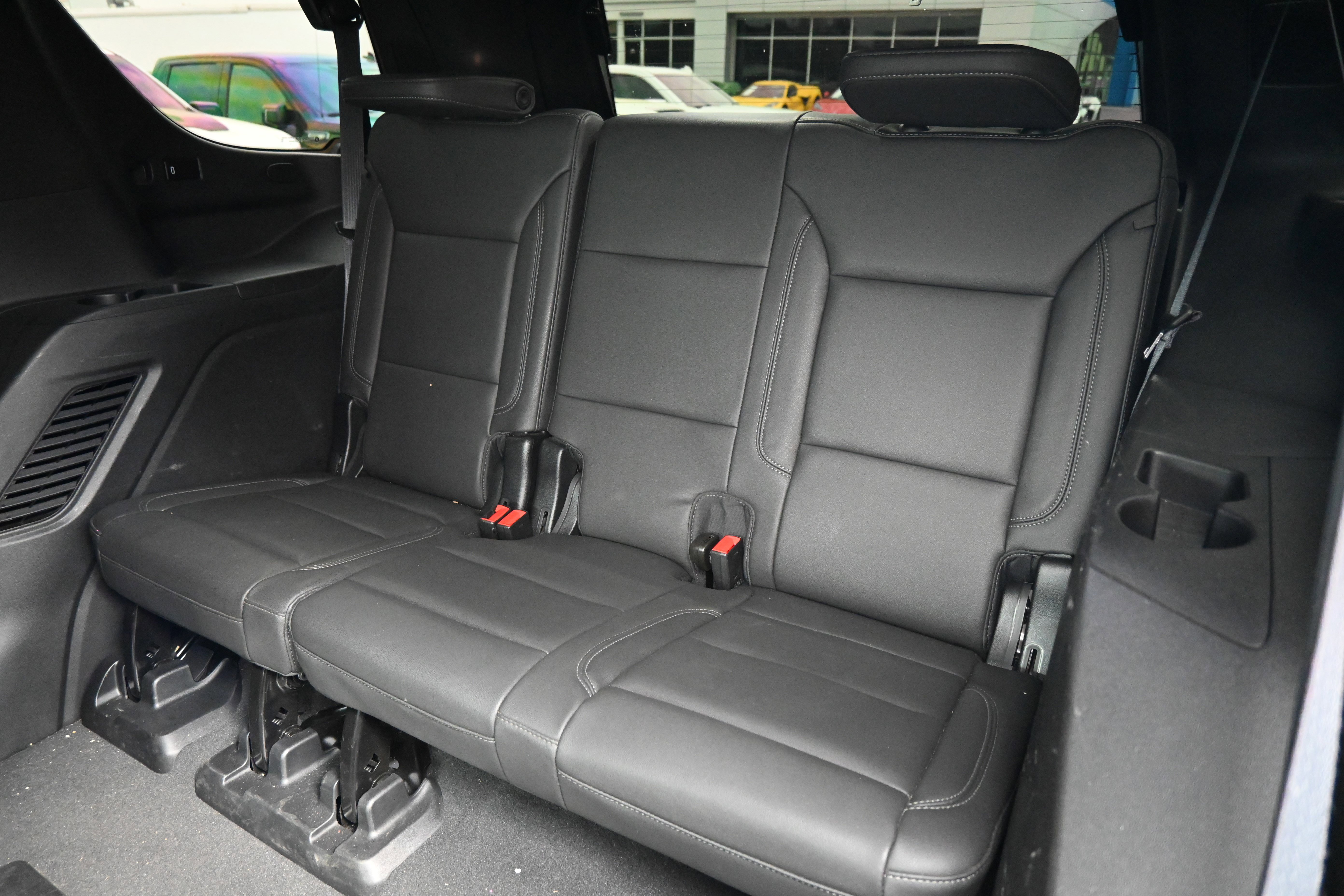 Used 2024 Chevrolet Tahoe Z71 w/ Luxury Package AWD/4WD image 35