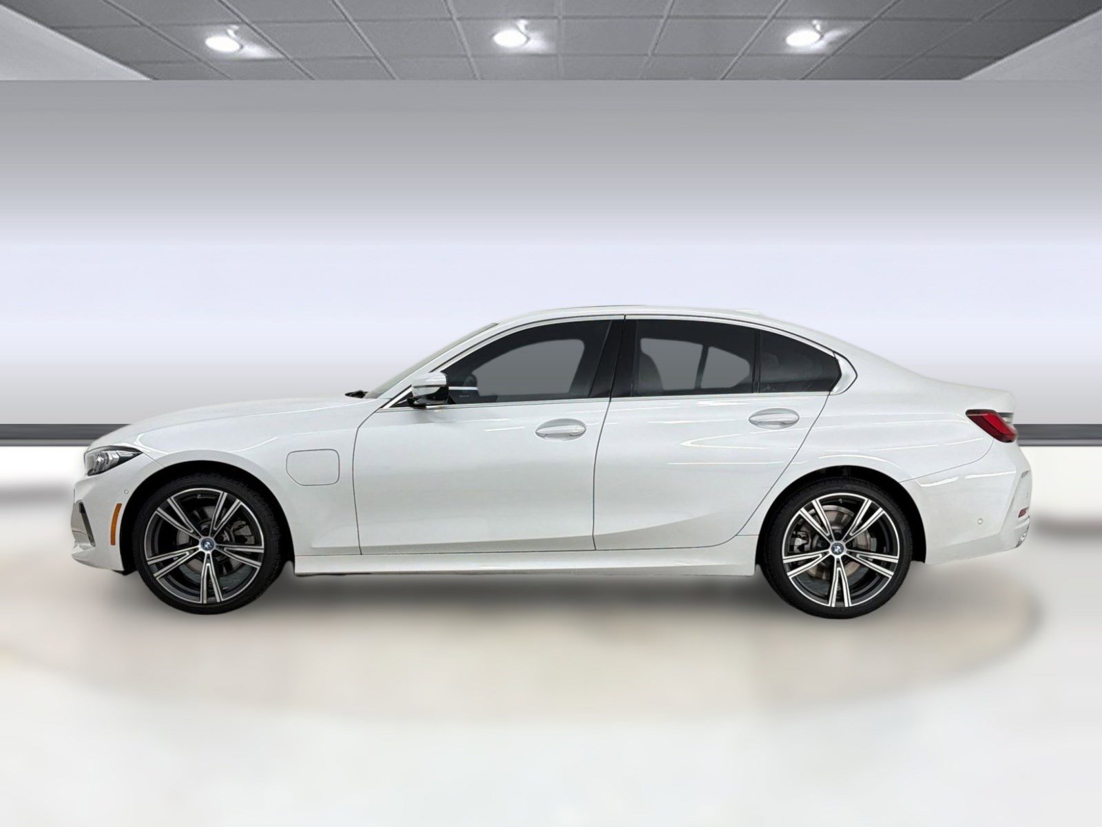 Used 2024 BMW 330e 330e w/ Premium Package image 2