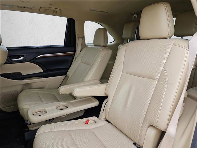 Used 2017 Toyota Highlander Limited FWD image 20