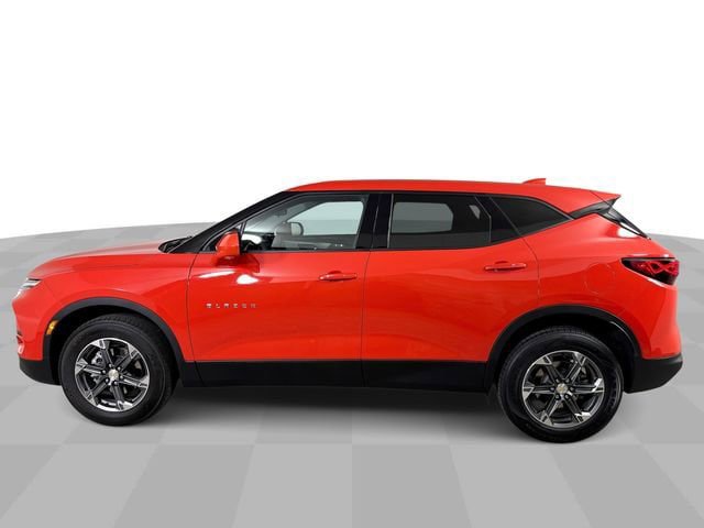 Used 2025 Chevrolet Blazer LT AWD/4WD image 5