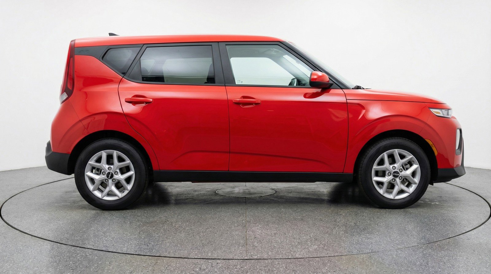 Used 2025 Kia Soul LX w/ LX Technology Package image 11