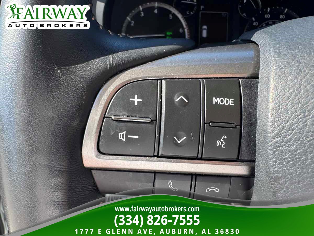 Used 2023 Lexus GX 460 Premium w/ Accessory Package AWD/4WD image 19