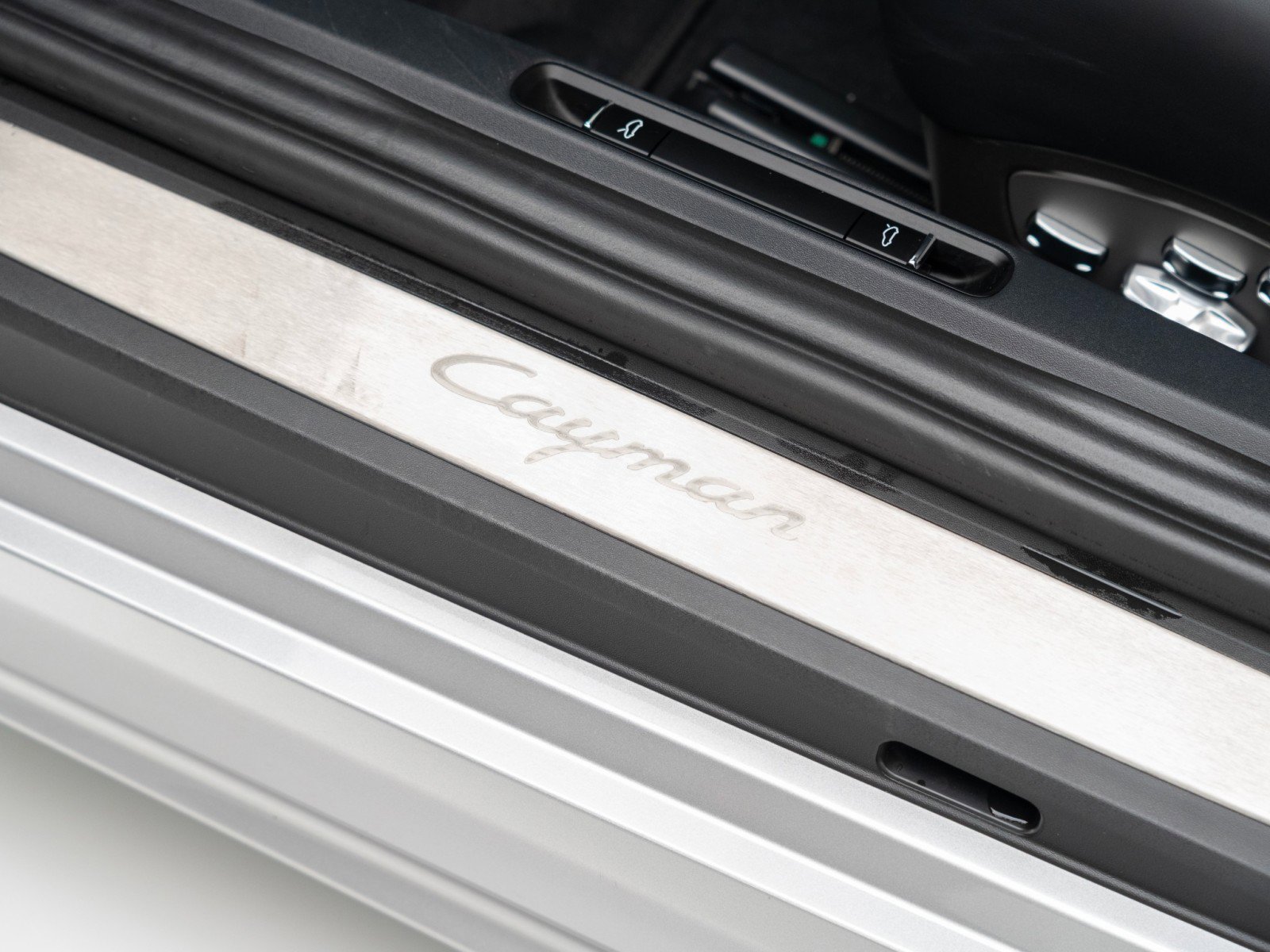 Certified 2025 Porsche 718 Cayman image 14