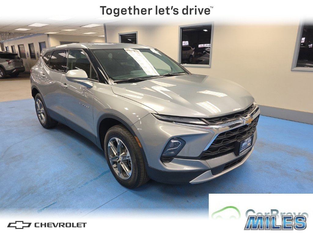 Certified 2025 Chevrolet Blazer LT FWD image 1
