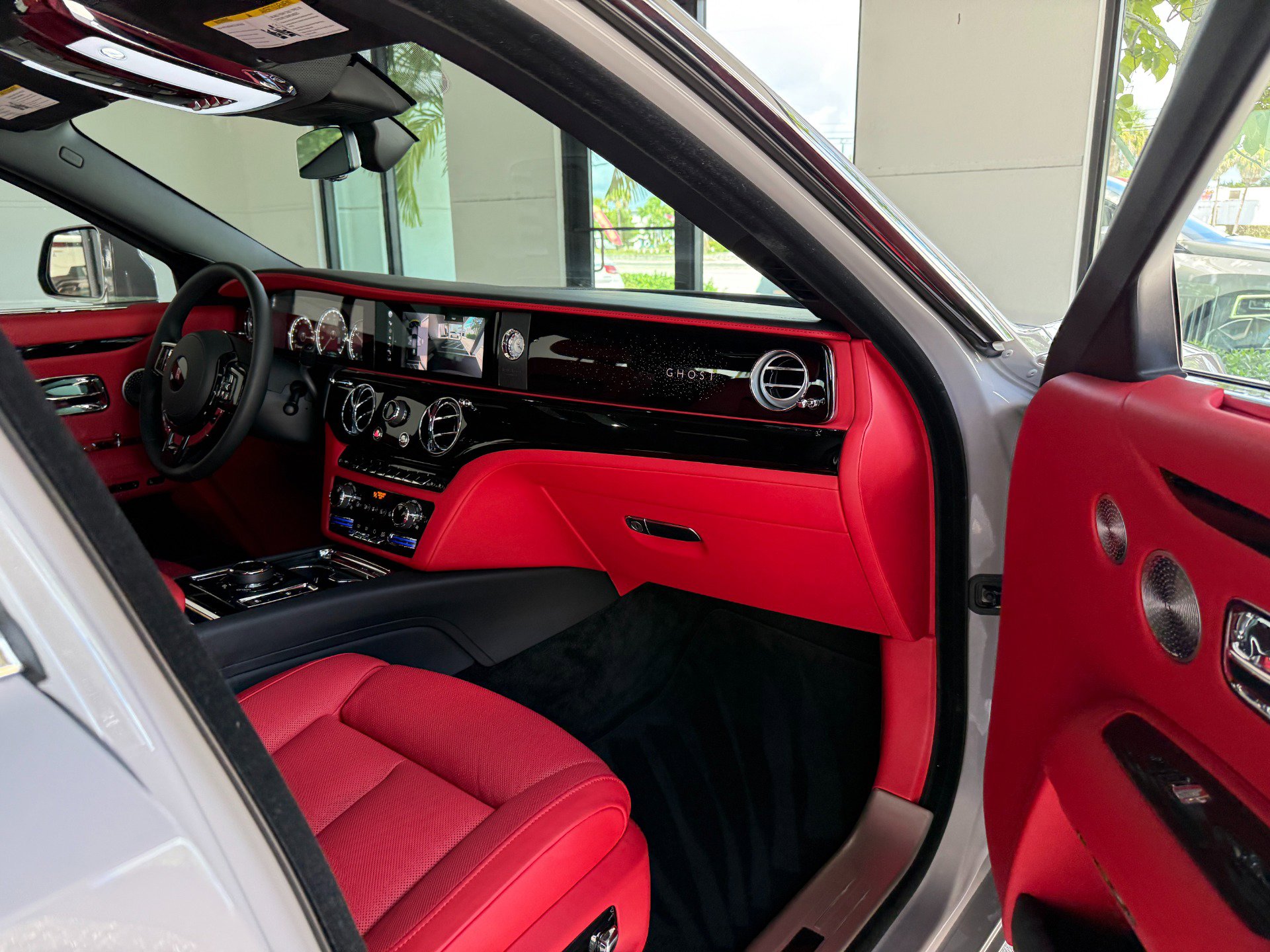 Used 2022 Rolls-Royce Ghost image 34