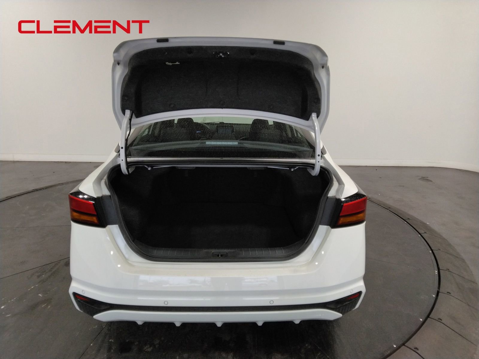 Used 2025 Nissan Altima 2.5 SV FWD image 9