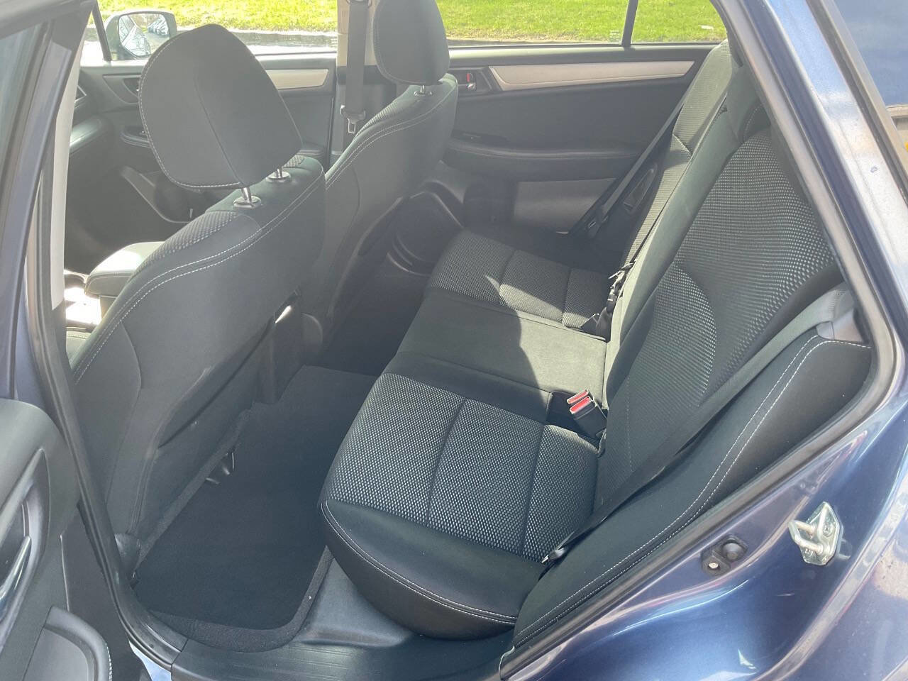 Used 2017 Subaru Outback 2.5i Premium image 18