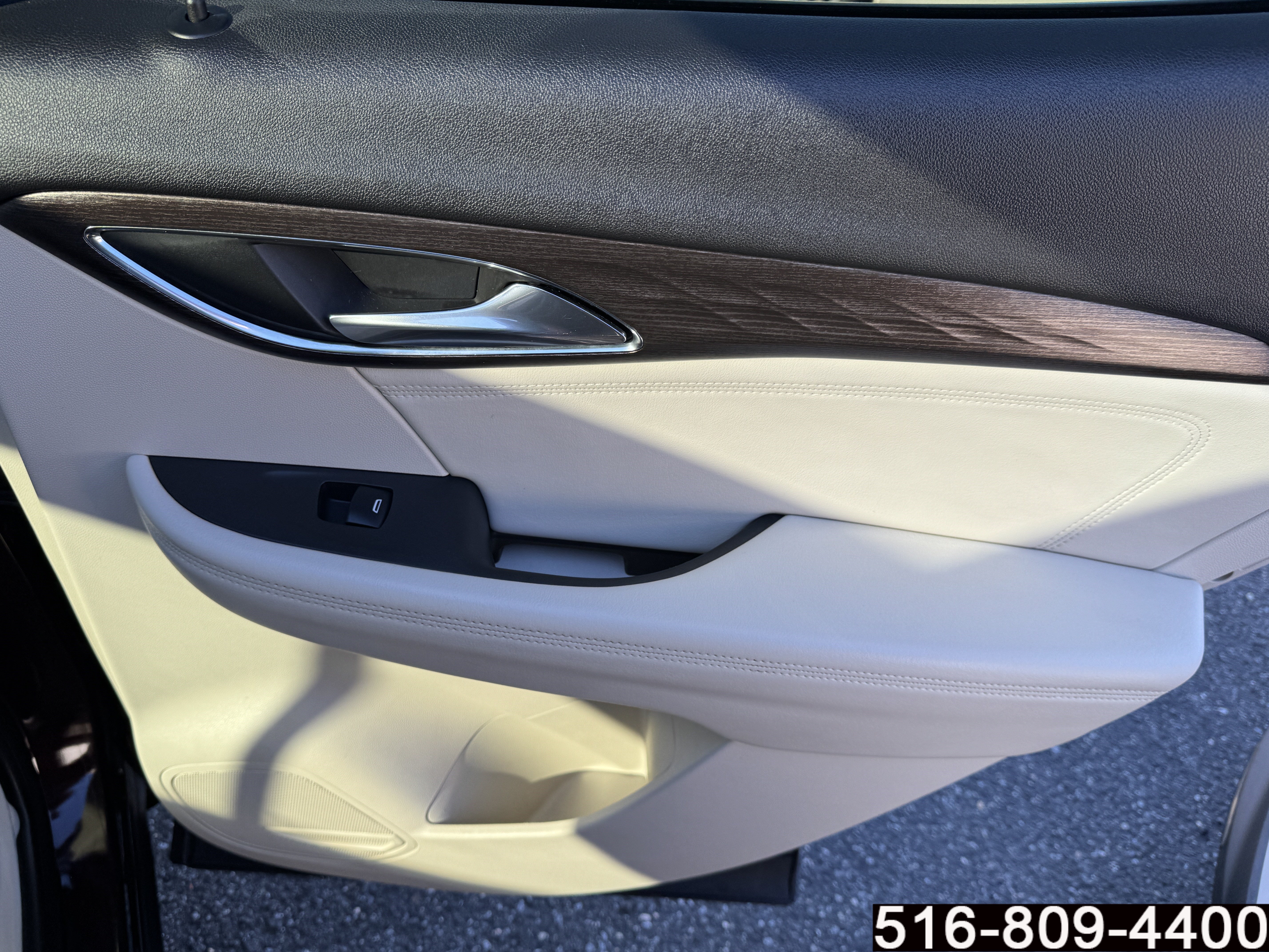 Used 2023 Buick Envision Avenir AWD/4WD image 34