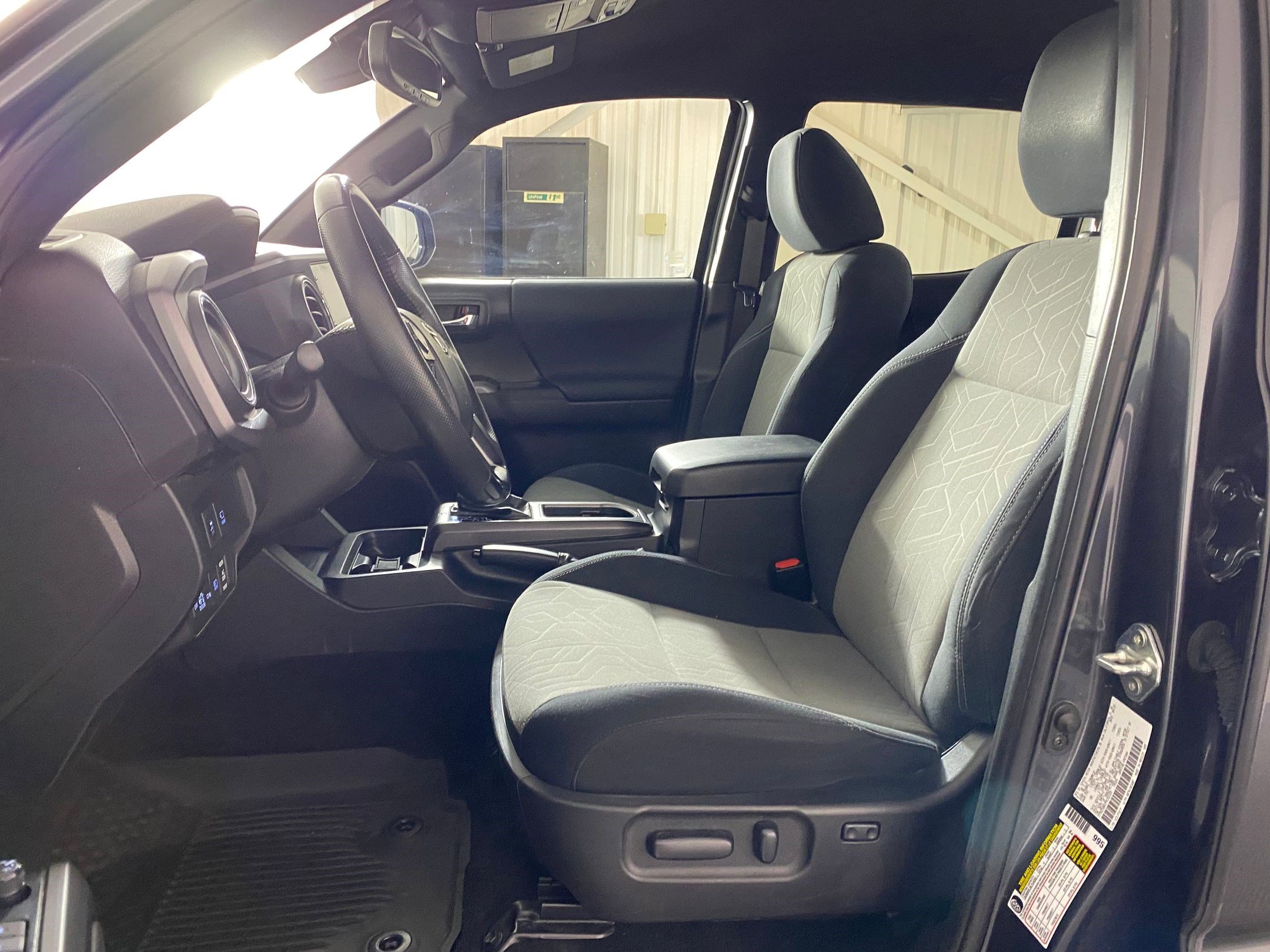 Used 2023 Toyota Tacoma TRD Sport w/ Advanced Technology Package image 5