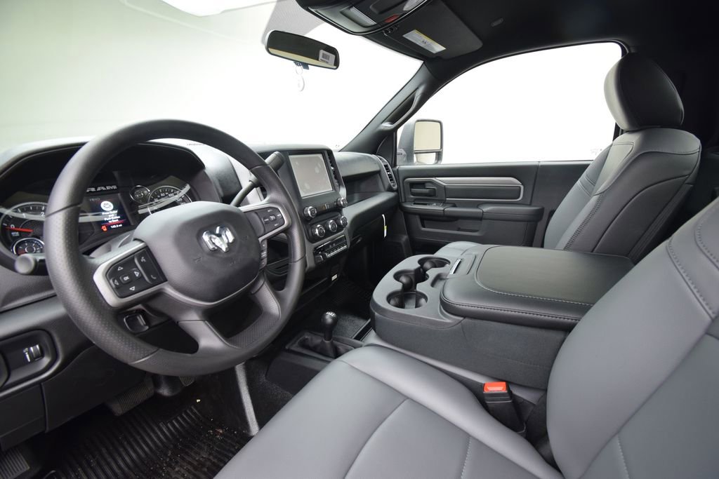 New 2024 RAM 5500 Tradesman image 38