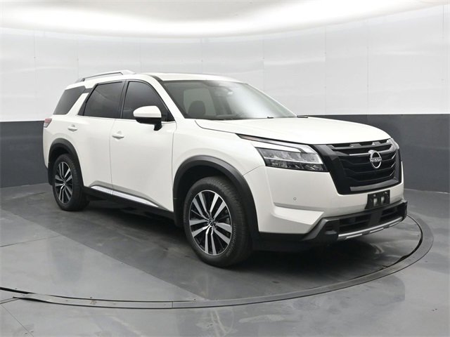 Used 2024 Nissan Pathfinder Platinum w/ Cargo Package image 1