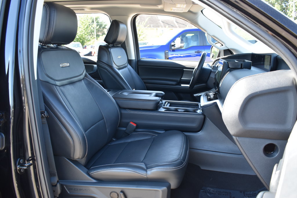 Used 2025 Ford Expedition Max Platinum w/ Driver's Package AWD/4WD image 33