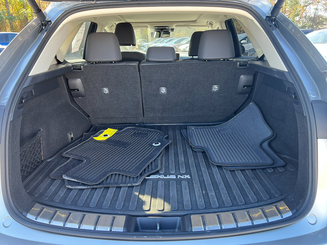 Used 2024 Lexus NX 300h AWD w/ Luxury Package image 6